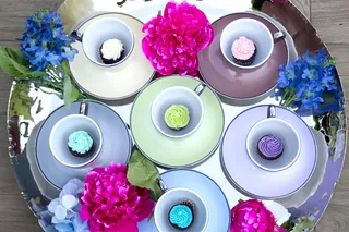 摄影，各色纸杯蛋糕，杯子，颜色，瓷器，茶，餐厅，茶，餐厅