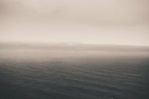 水体，照片，雾，湖，灰色，天空，雾，薄雾