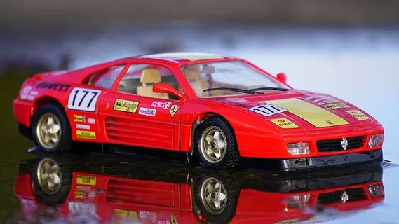 红色、法拉利、testarossa、天平、模型、玩具、镜子、表面 红色、法拉利、testarossa、天平、模型、玩具、镜子、表面