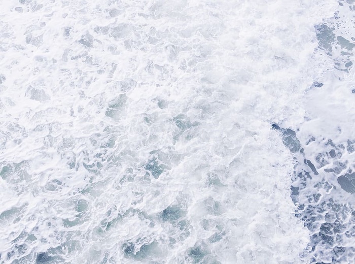 英国，伯恩茅斯，博斯科姆贝码头，蓝色，海浪，大海，碰撞，飞溅