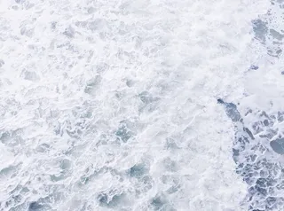 英国，伯恩茅斯，博斯科姆贝码头，蓝色，海浪，大海，碰撞，飞溅