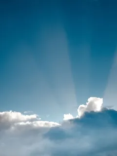 云的低角度摄影