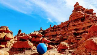 落基山脉的蓝色稳定球