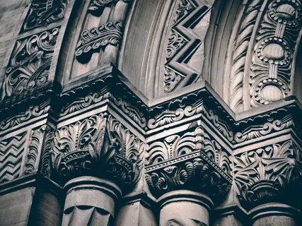 混凝土建筑的灰度照片