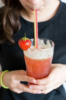 自制草莓罗勒柠檬水