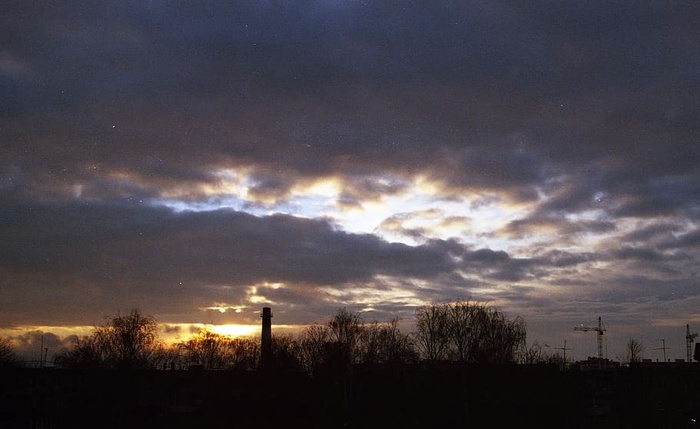 云——天空，天空，剪影，无人，自然之美，日落，自然，建筑外观