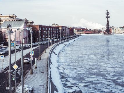 建筑物附近的水体