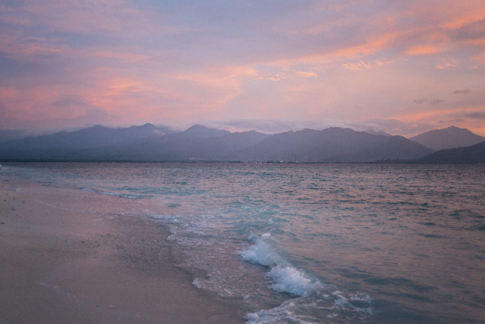 黎明时的海景