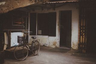 银色荷兰自行车