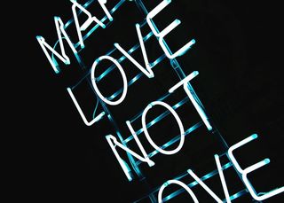 做爱而不是战争霓虹灯