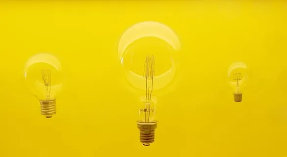 三,led,灯泡,黄色,背景,台灯,idea,飞利浦 三,led,灯泡,黄色,背景,台灯,idea,飞利浦