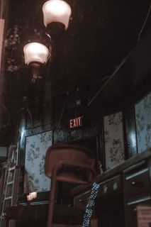 建筑物的灯已打开