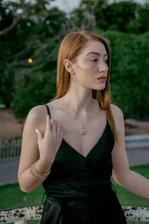 侧视的女人 侧视的女人