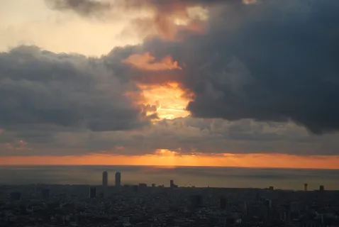 剪影,建筑,灰色,天空,巴塞罗那,黎明,地平线,云朵 剪影,建筑,灰色,天空,巴塞罗那,黎明,地平线,云朵