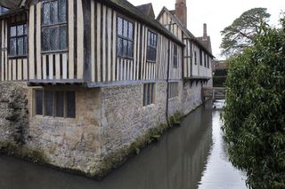 ightham mote，中世纪，护城河房屋，石制品，木框架，铅灯，建筑，历史