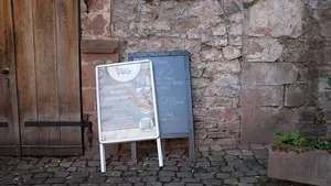 人行道、小径、石板、石板、墙、文字、人行道、人行道