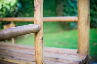 木头、长凳、花园、草地、竹子、木板、日光、栅栏
