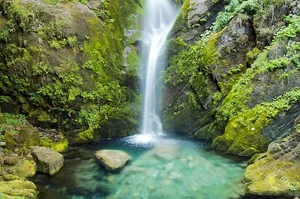 瀑布、水、景观、瀑布、户外、风景、灯光、徒步旅行者