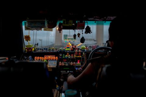 车内人员，无标题，人员，车辆，出租车，乐趣，玩具，悬挂