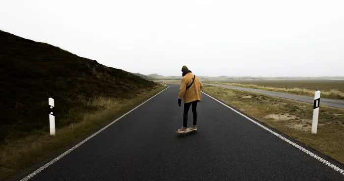 草，竹板，长板，寒冷，速度，复仇，雾，骑马