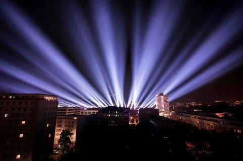 奥地利林茨，untere donaulände，夜晚，演出，光束，广角，佳能