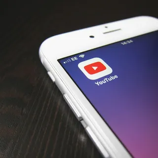 iPhone截图中的YouTube