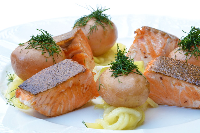 炸三文鱼菜，三文鱼，食物，南瓜，美食，餐，晚餐，盘子