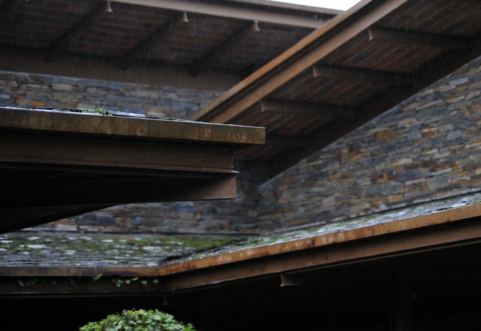 雨、檐口、屋檐、建筑、屋顶、已建结构、低角度视图、无人