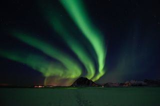 极光，自然，风景，山脉，北极光，绿色，天空