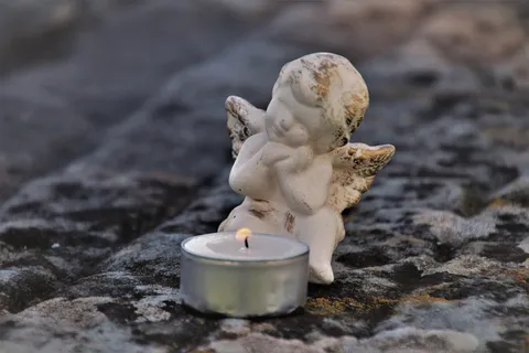 悲伤，天使，记忆，庆祝，翅膀，坟墓，坐，丧亲之痛