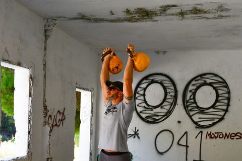 壶铃，壶铃，壶铃训练，壶铃举重，壶铃训练器，crossfit，grunge，穴居人训练