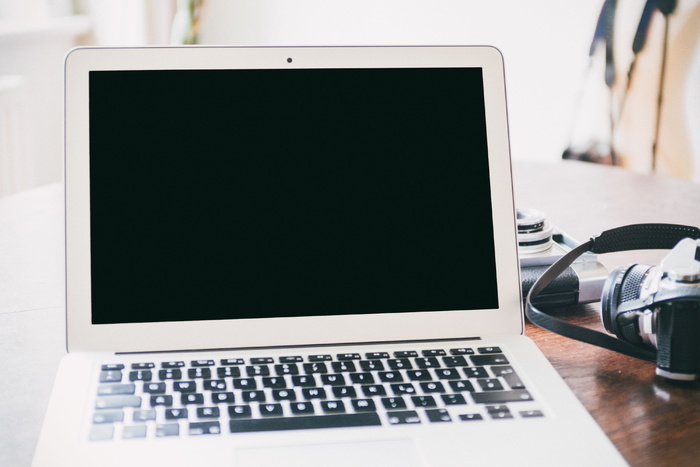 MacBook和老式相机