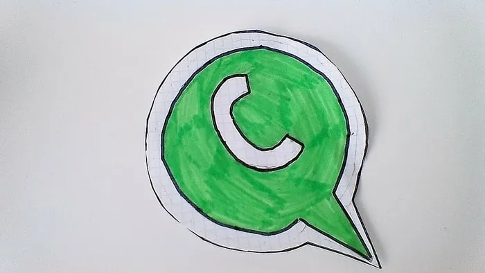 订阅、whatsapp、人物、绿色、创意、艺术和工艺、无人、工作室拍摄