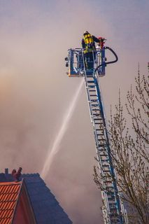 烟雾、火灾、品牌、燃烧、火焰、删除、报警、建筑