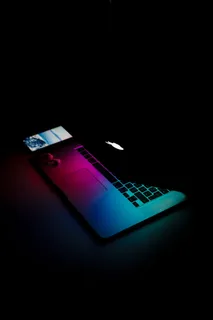 MacBook在微光照相中打开 MacBook在微光照相中打开