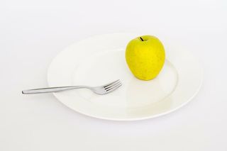 白色，陶瓷，盘子，银叉子，苹果，叉子，饮食，健康