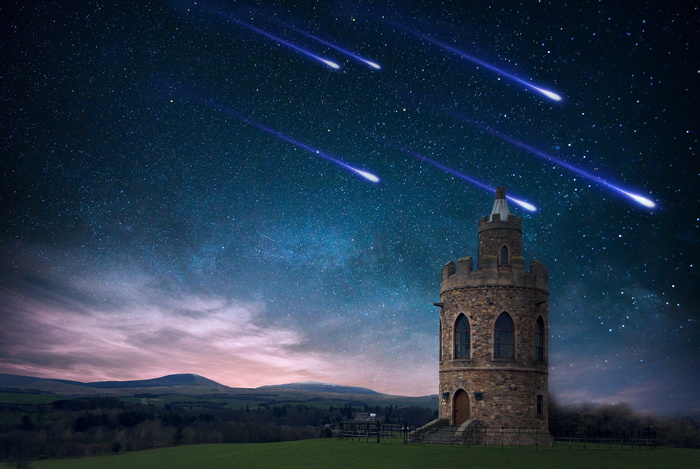 石柱、草地、天空、月亮、户外、天文、旅游、奇灵汉