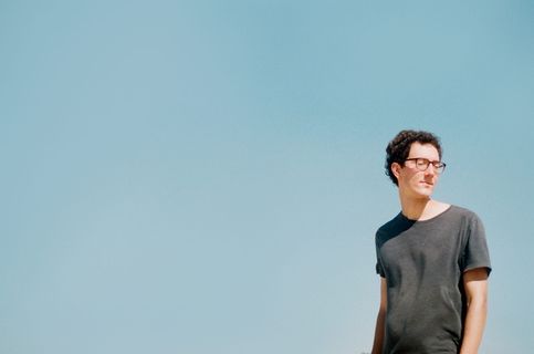 站在蓝天下的男人 站在蓝天下的男人