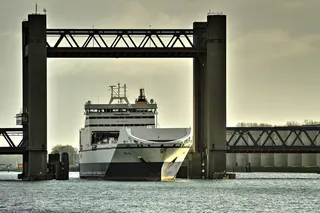 calandbrug、bore sea、bridge、autoboot、caland canal、lift bridge、rozenburg、transportation