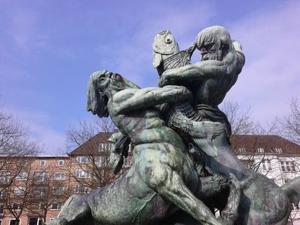 德国，汉堡，难民，难民杂志，雕像，雕塑，建筑，纪念碑