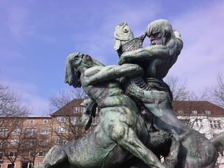 德国，汉堡，难民，难民杂志，雕像，雕塑，建筑，纪念碑