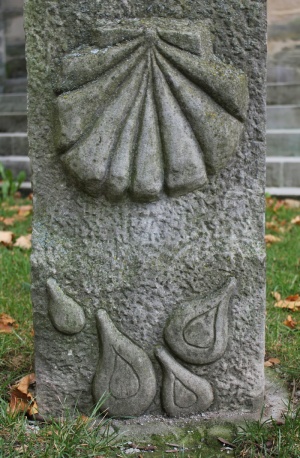 采购产品扇贝，纪念石，远足纪念碑，石头，雕塑，坟墓，艺术和工艺，墓地
