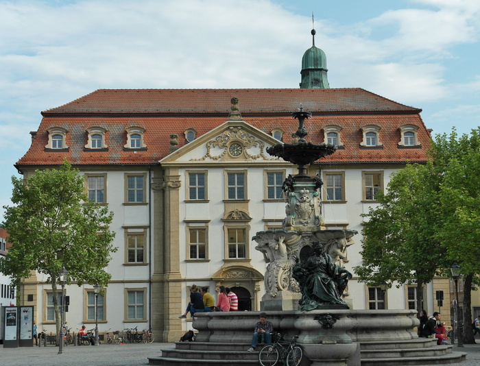paulibrunnen，fountain，water fountain，gain，巴伐利亚州，城市，建筑，德国