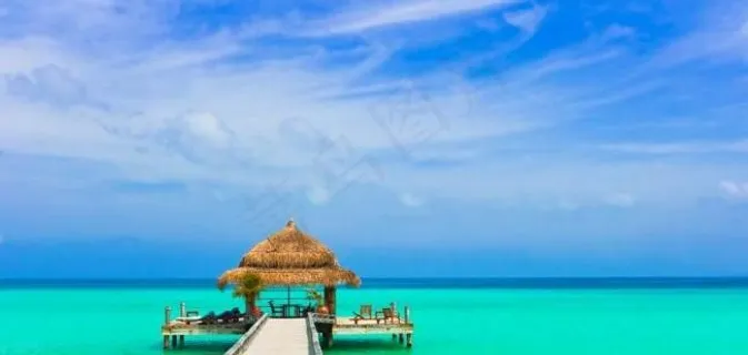 碧海蓝天茅草屋图片