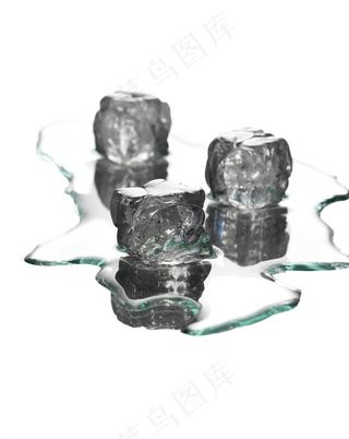 动感冰块水滴图片