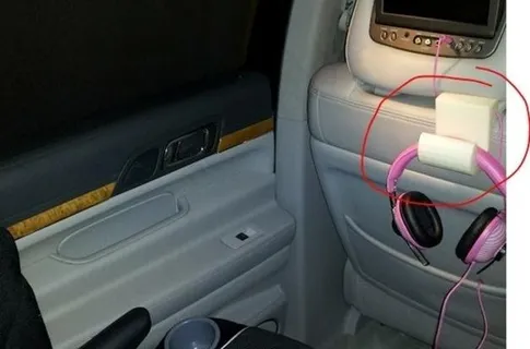 头枕的耳机挂钩系统 头枕的耳机挂钩系统