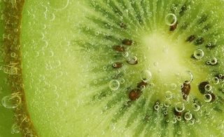 动感水珠水滴猕猴桃图片