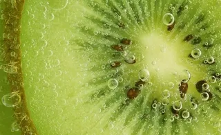 动感水珠水滴猕猴桃图片