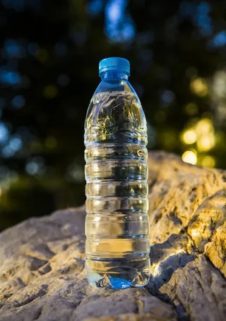 矿泉水图片