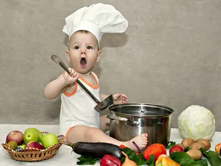 厨师装扮的大人小孩烹饪美食健康家庭情侣亲子素材